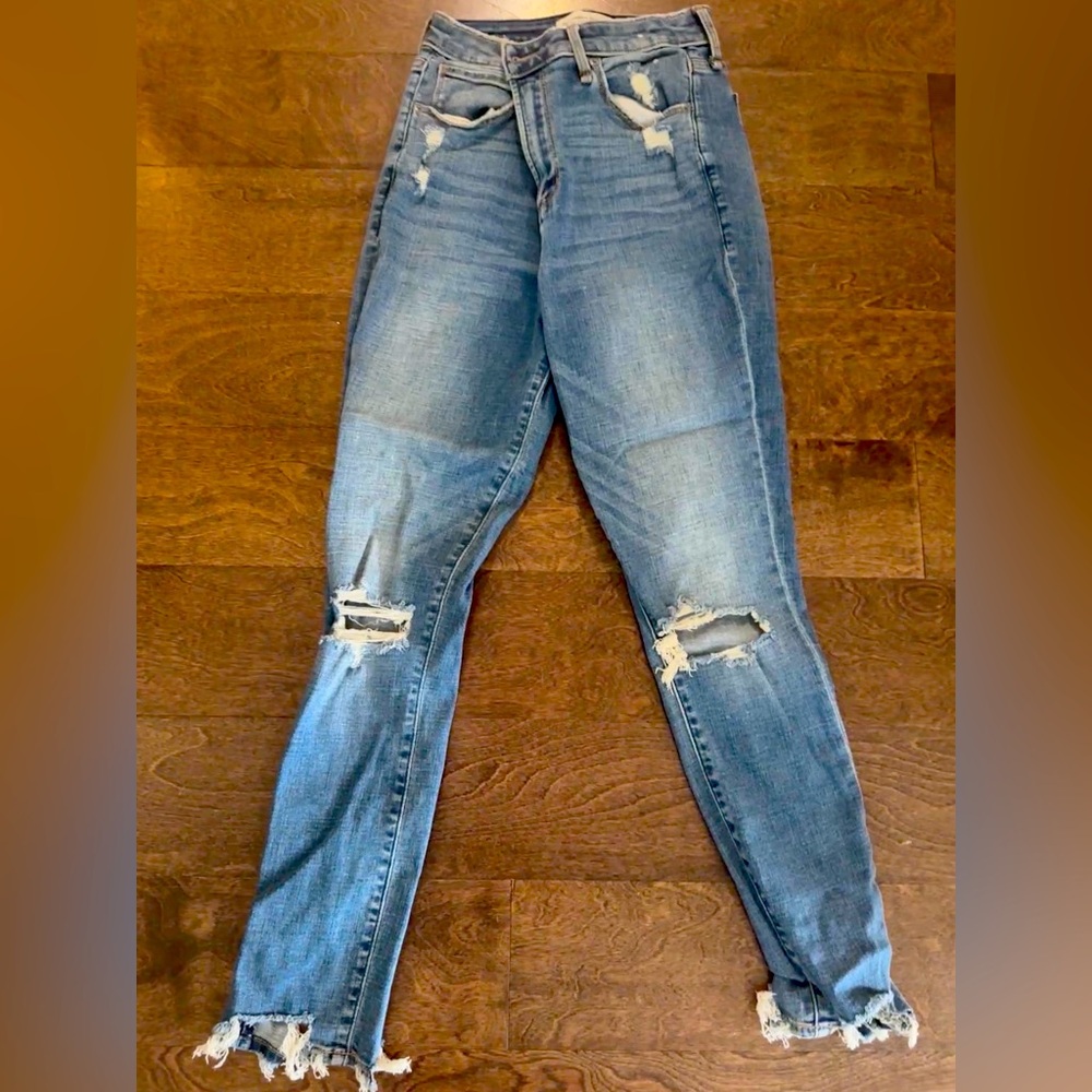 Abercrombie Skinny Ankle Jeans. Distressed. High Rise. Size 27/4. Curve Love